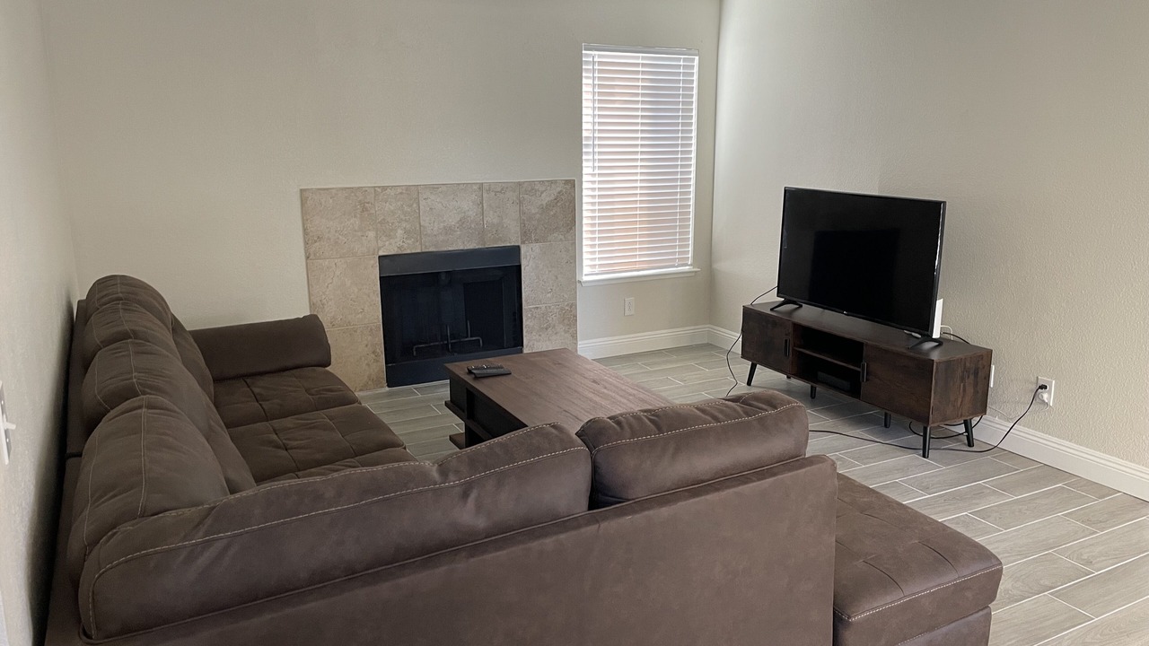 Photo of Livingroom in Southwestern Sacramento