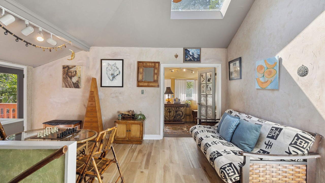 Photo of Livingroom in Lagunitas-Forest Knolls
