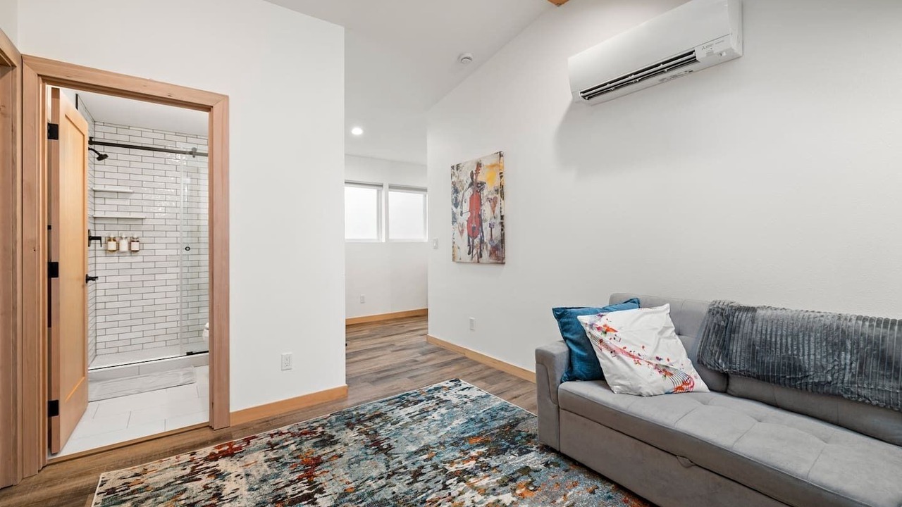 Photo of Bedroom in Brentwood-Darlington