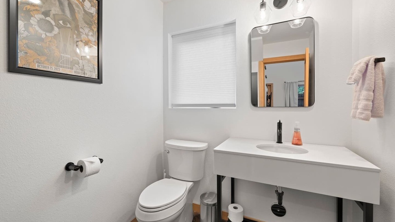 Photo of Bathroom in Brentwood-Darlington