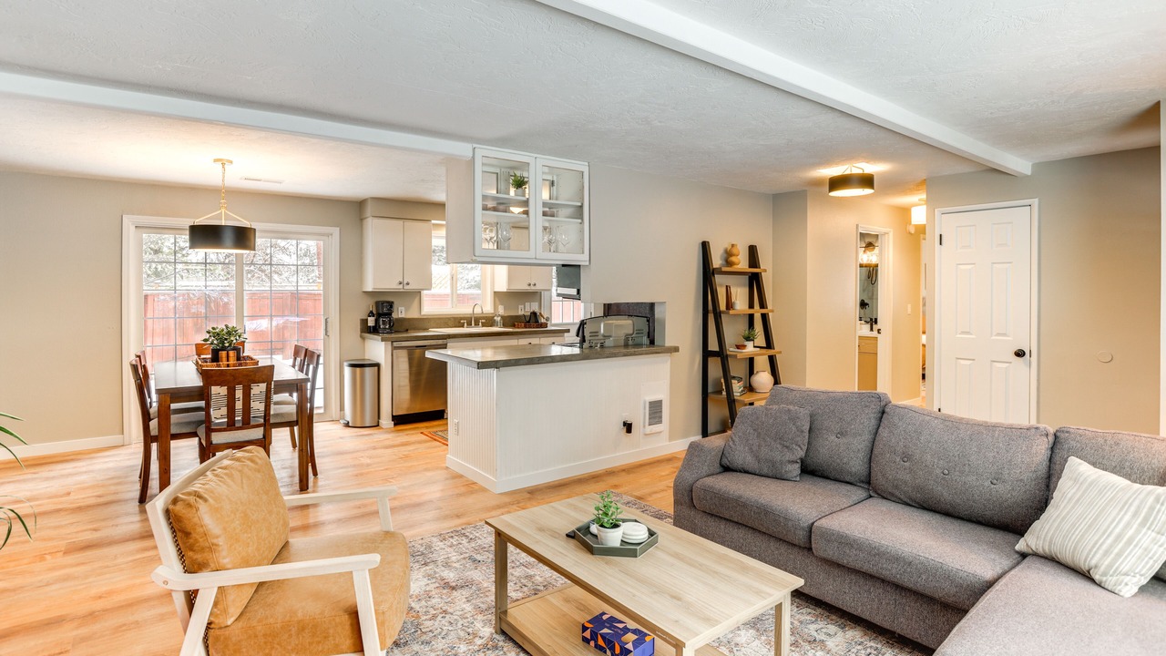 Photo of Livingroom in Southwest Bend