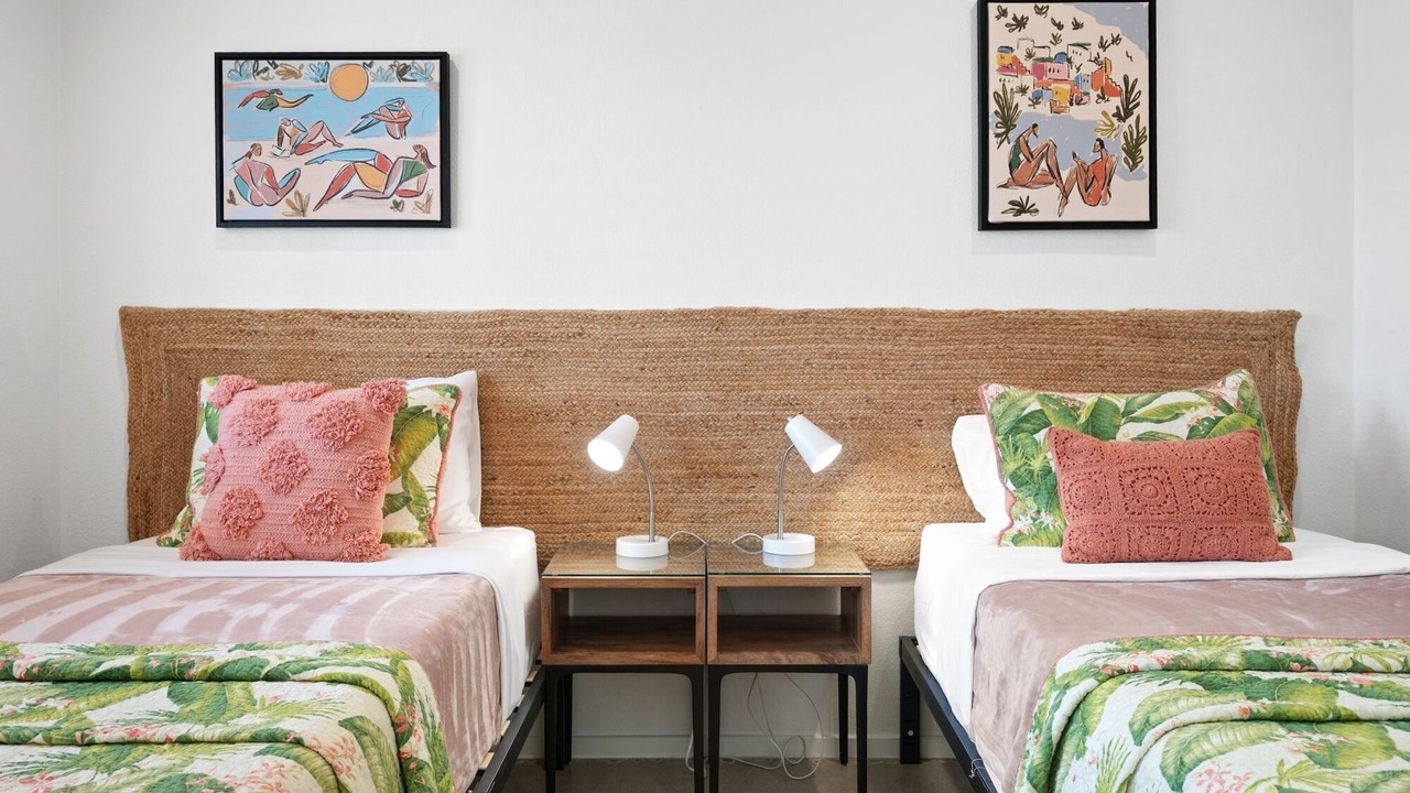 Photo of Bedroom in Racquet Club West