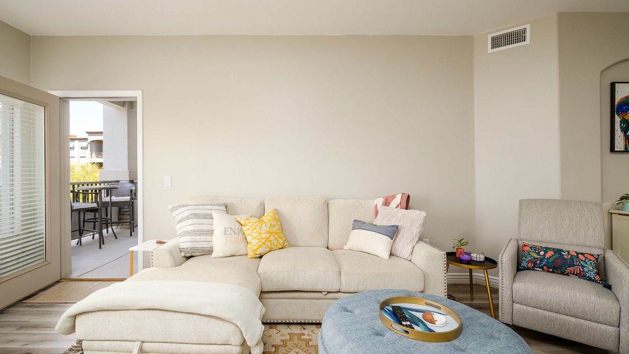 Photo of Livingroom in Desert Ridge