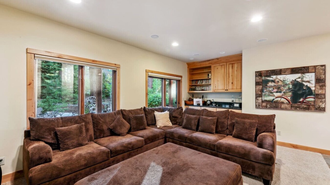 Photo of Bedroom in Lake Forest