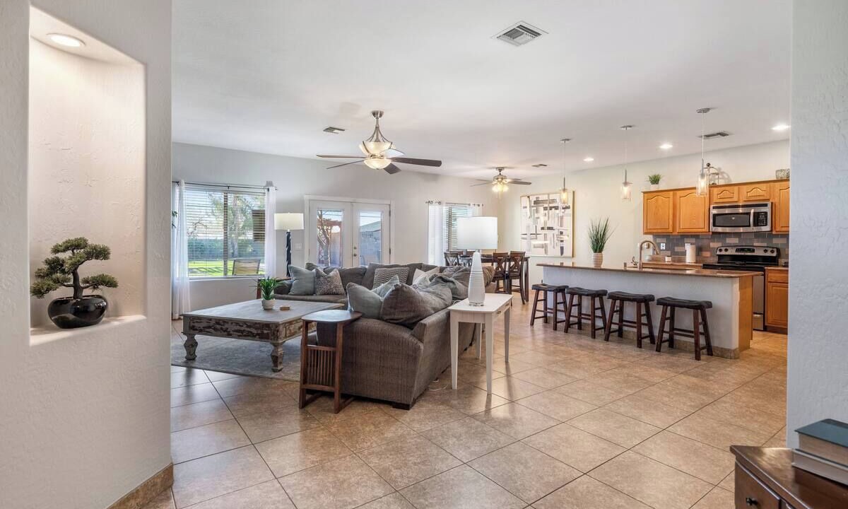 Photo of Livingroom in Paradise Valley Village
