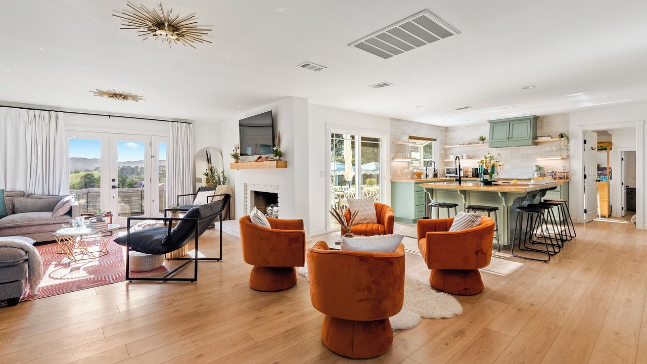 Photo of Livingroom in Templeton