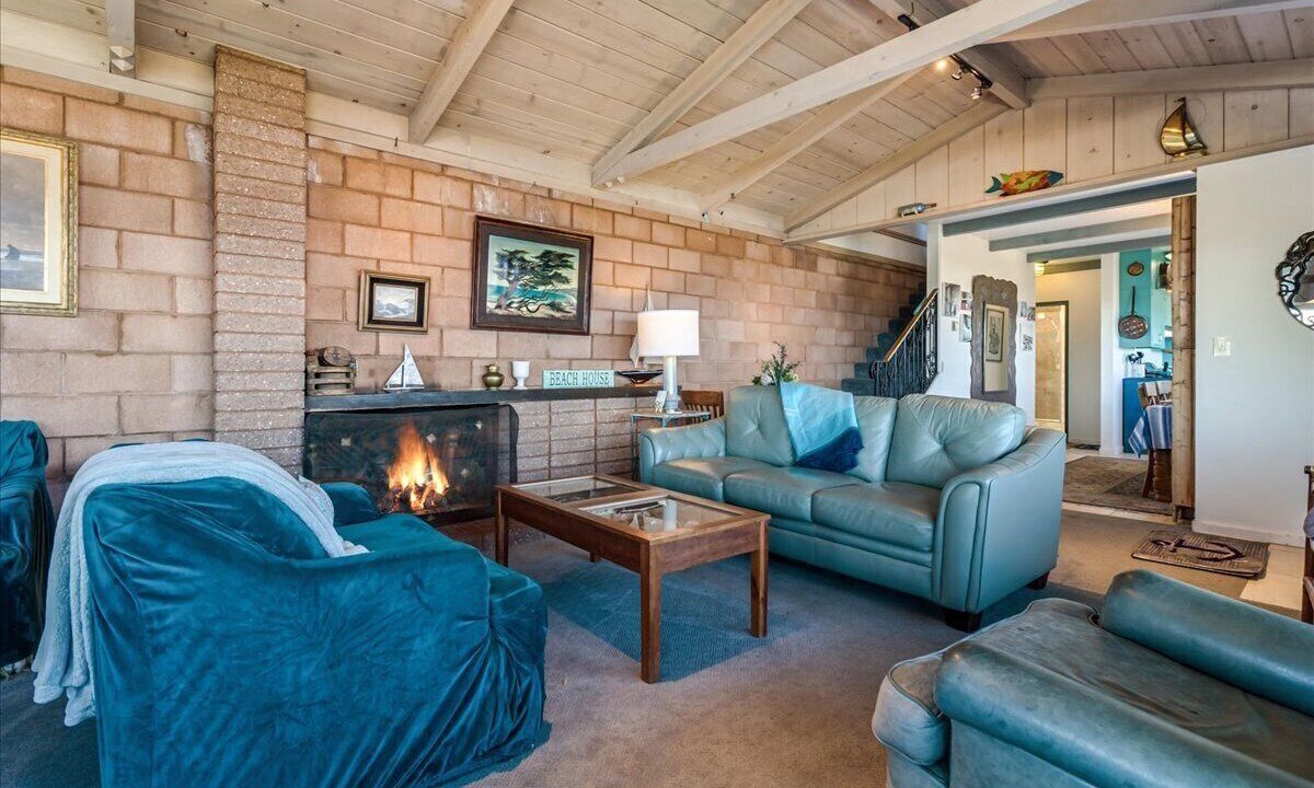 Photo of Livingroom in Pacific Grove