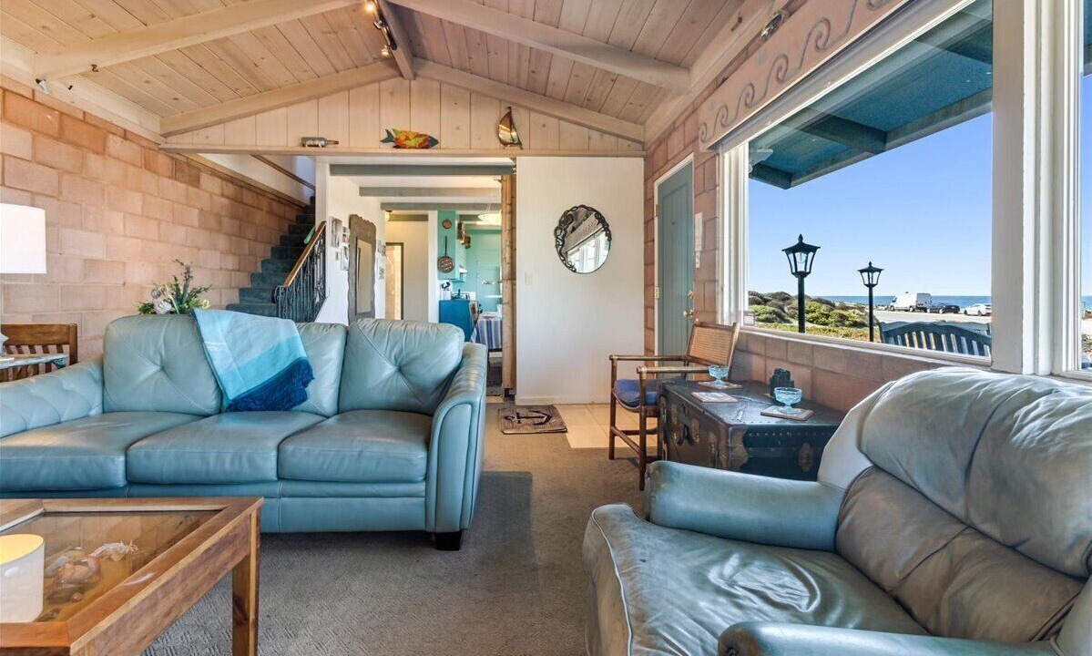 Photo of Livingroom in Pacific Grove