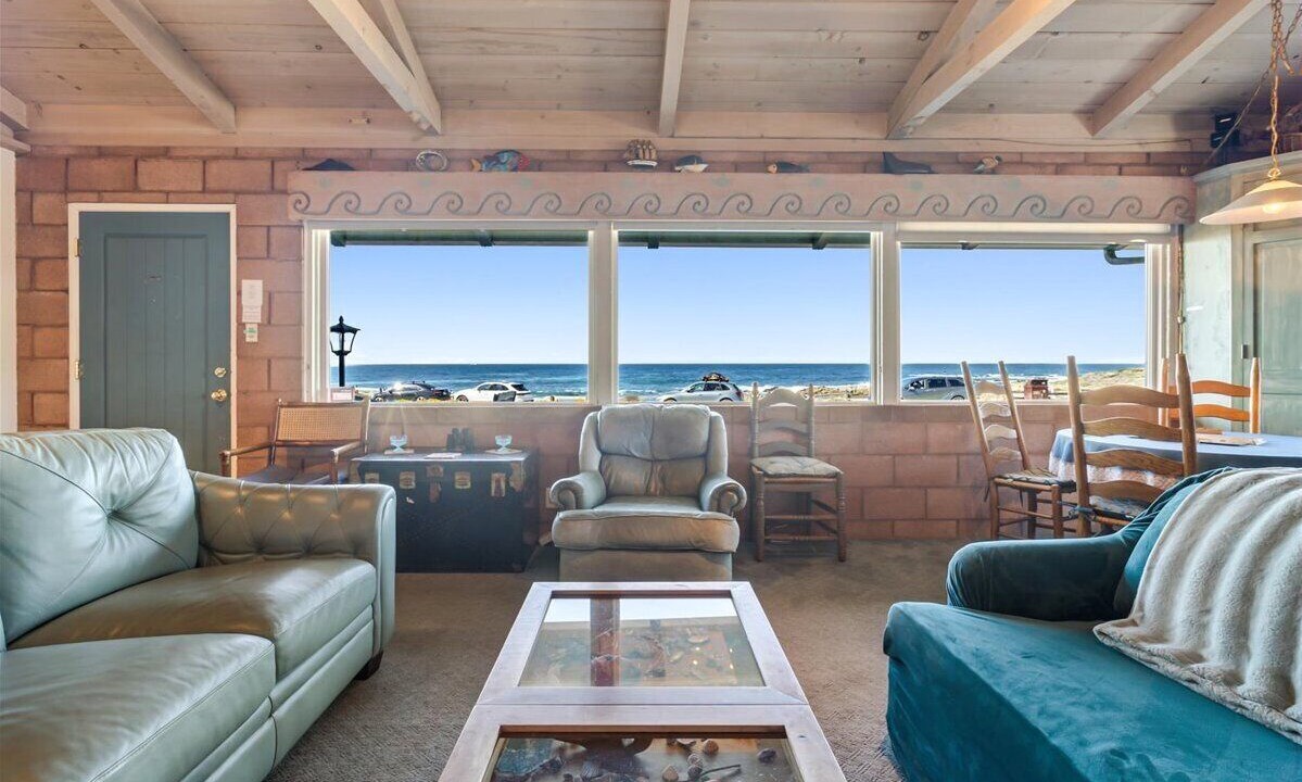 Photo of Livingroom in Pacific Grove