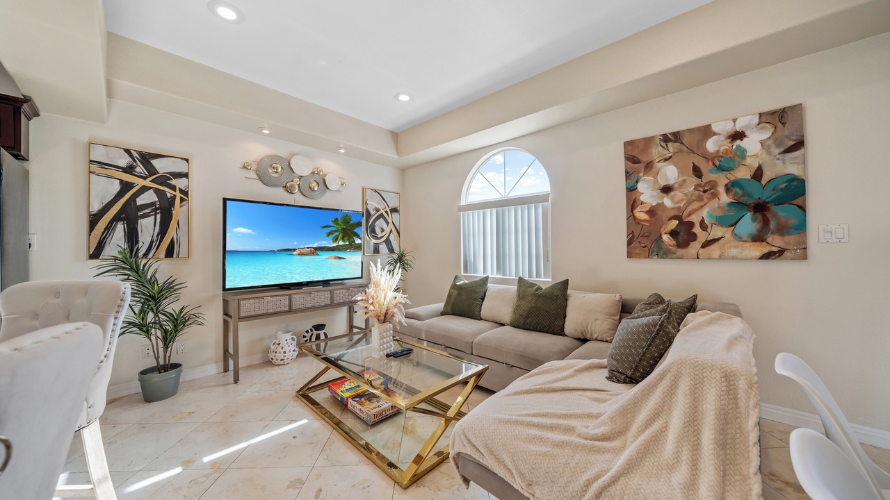 Photo of Livingroom in Mid-City