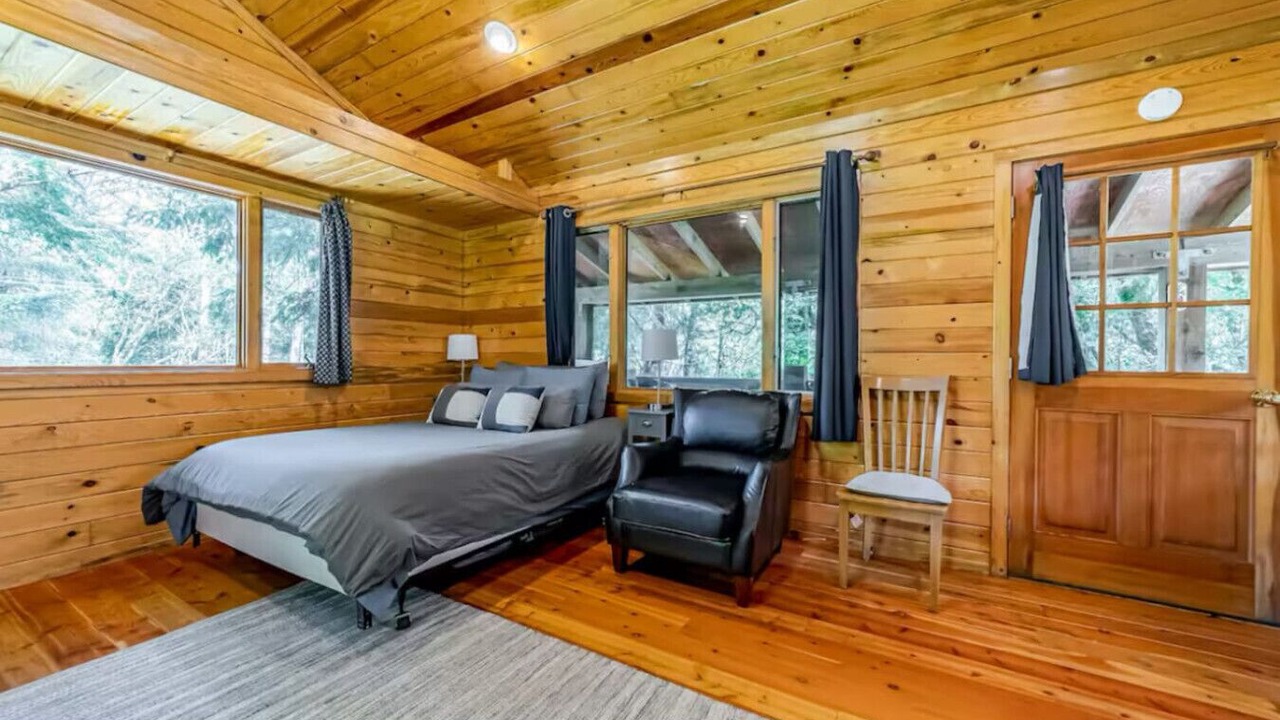 Photo of Bedroom in Shelter Cove