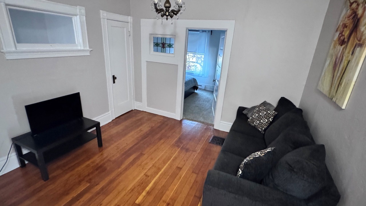 Photo of Livingroom in Belmont