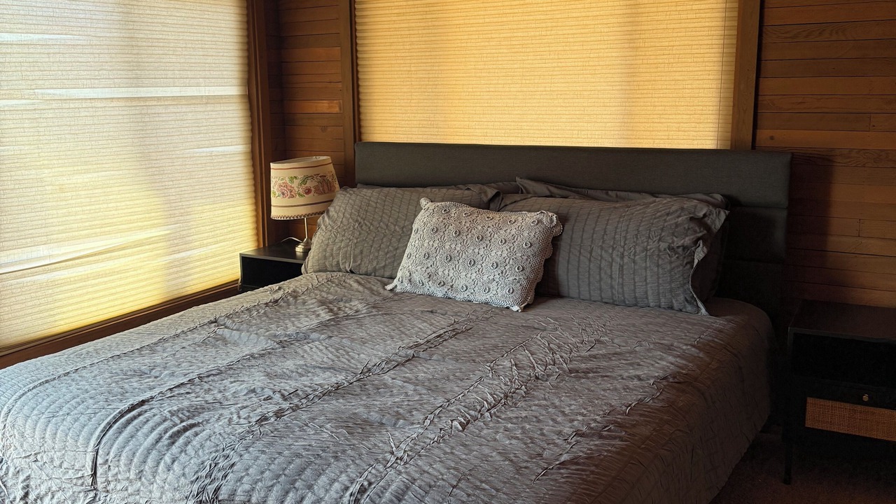 Photo of Bedroom in Oak Shores