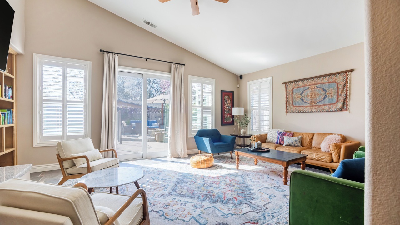 Photo of Livingroom in Davis