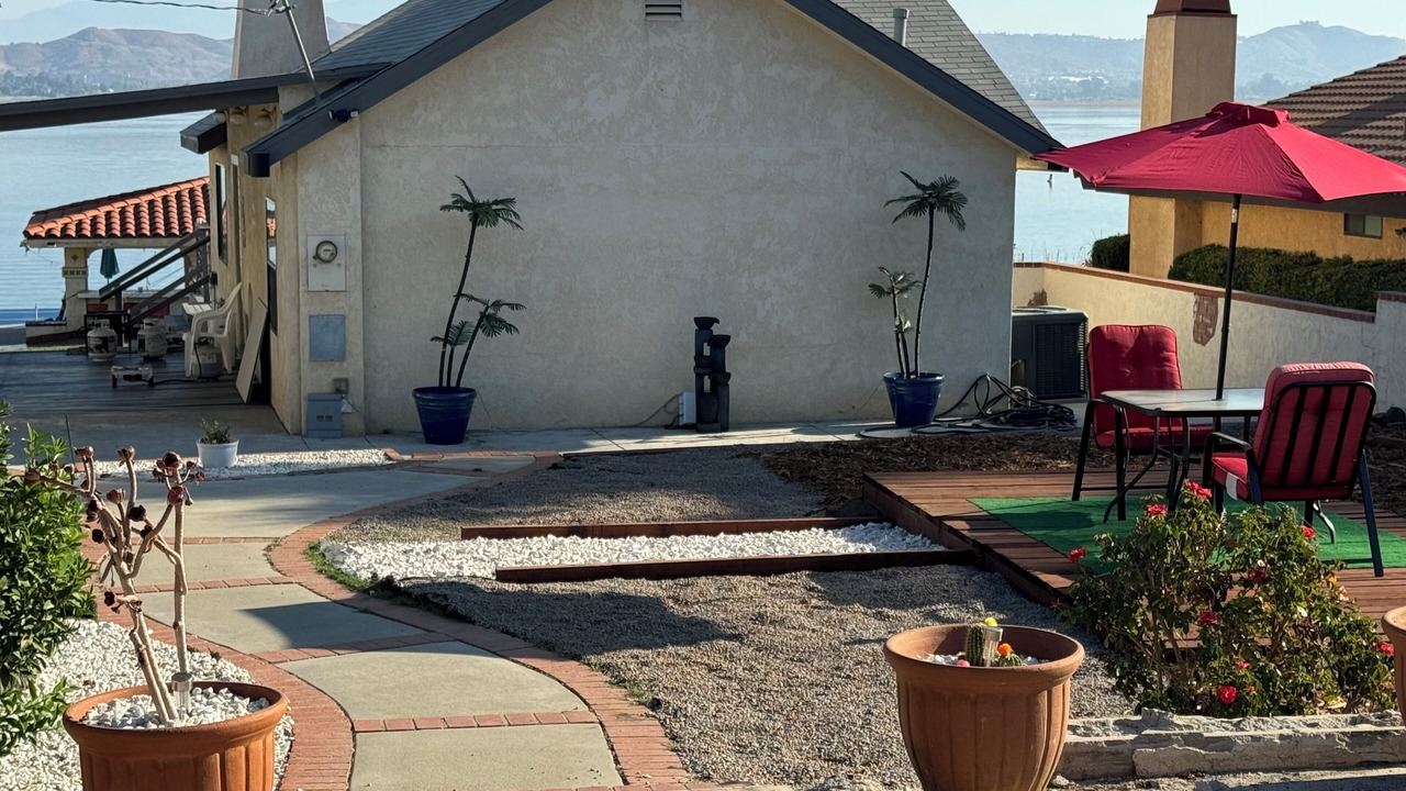 Photo of Outdoor in Lakeland Village