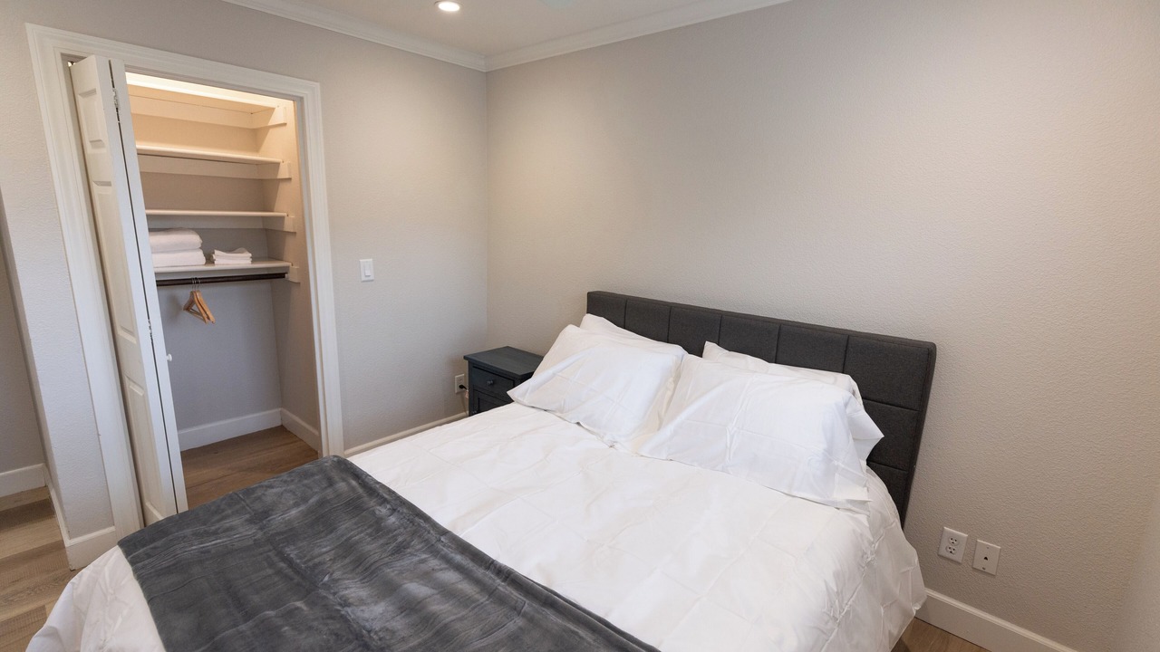 Photo of Bedroom in Arden-Arcade