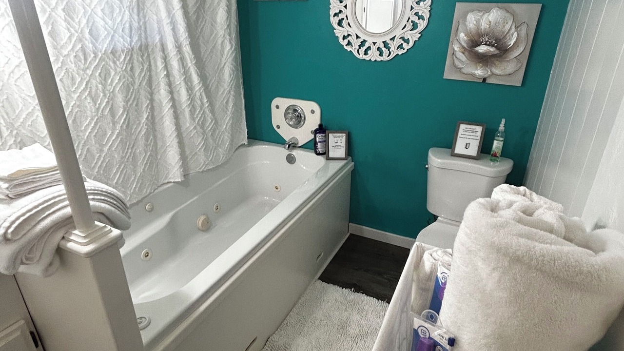 Photo of Bathroom in Clearlake