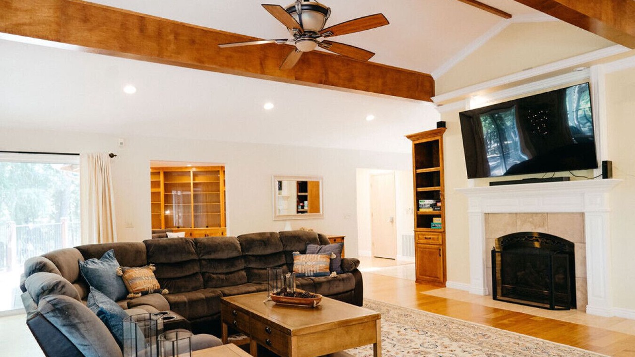 Photo of Livingroom in Cedar Ridge