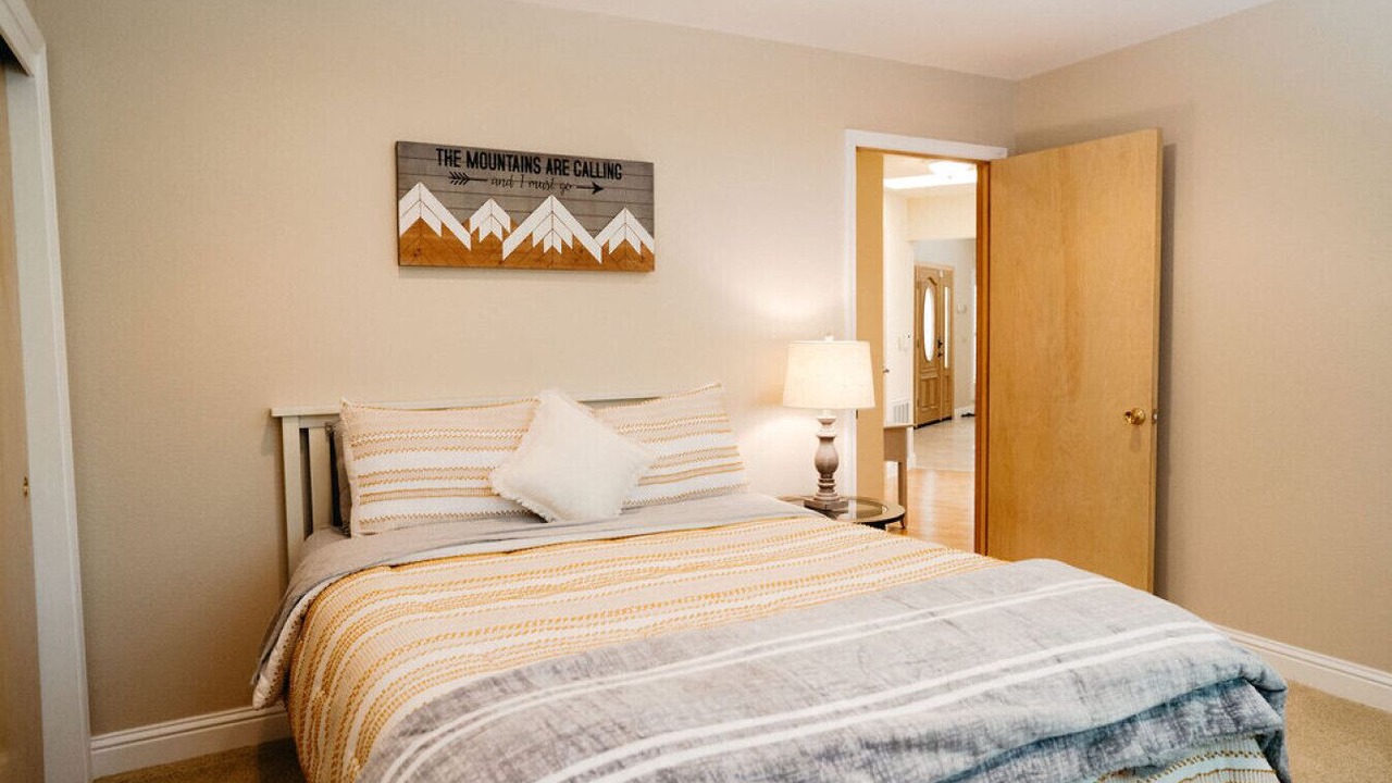 Photo of Bedroom in Cedar Ridge