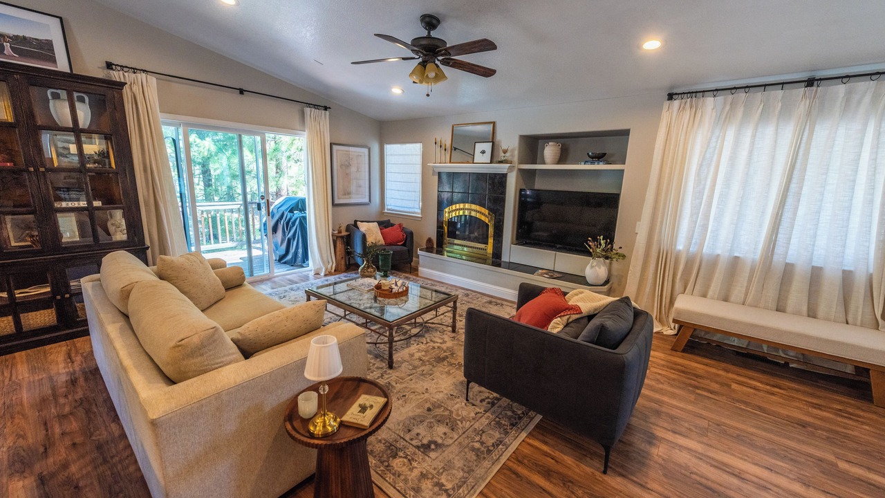 Photo of Livingroom in Sierra Tract