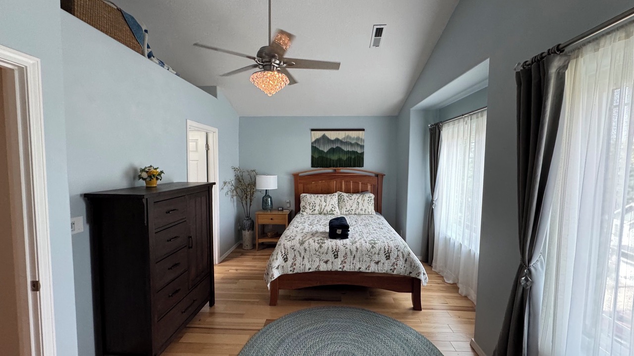 Photo of Bedroom in Bull Mountain