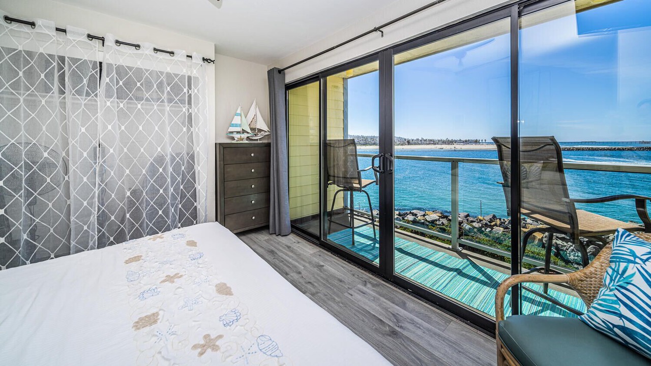 Photo of Bedroom in South Mission Beach