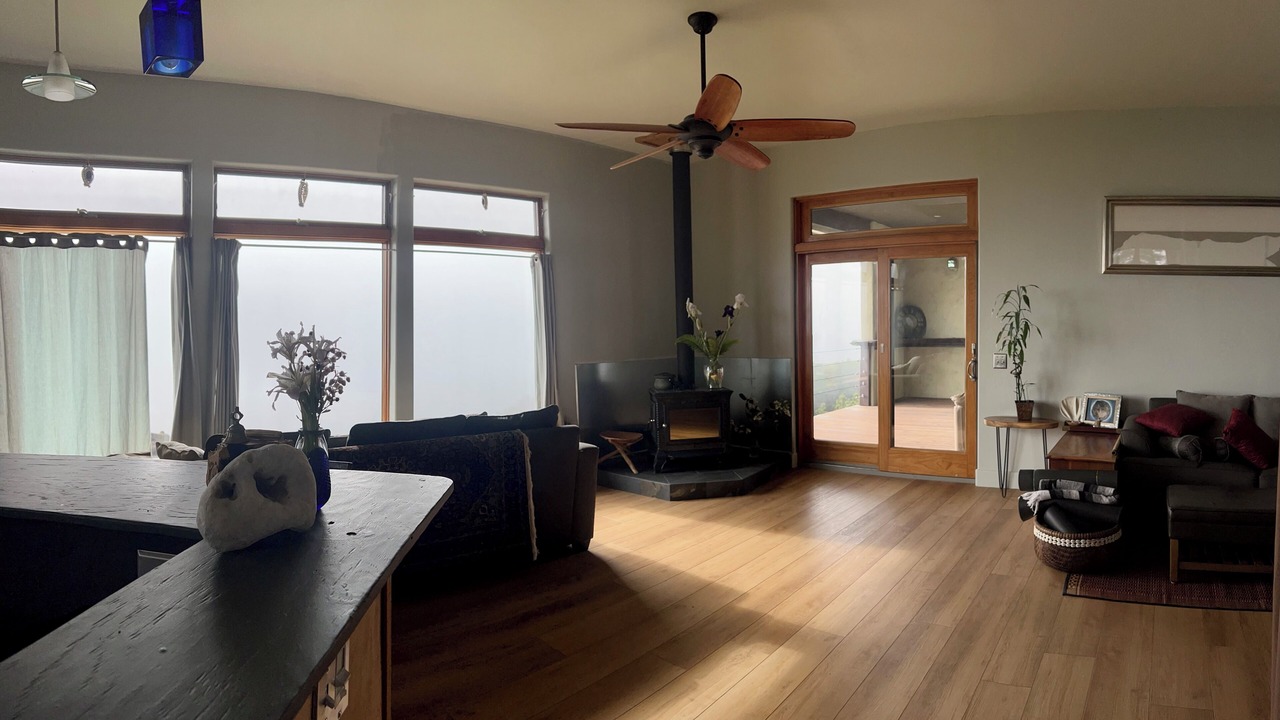 Photo of Livingroom in Myers Flat