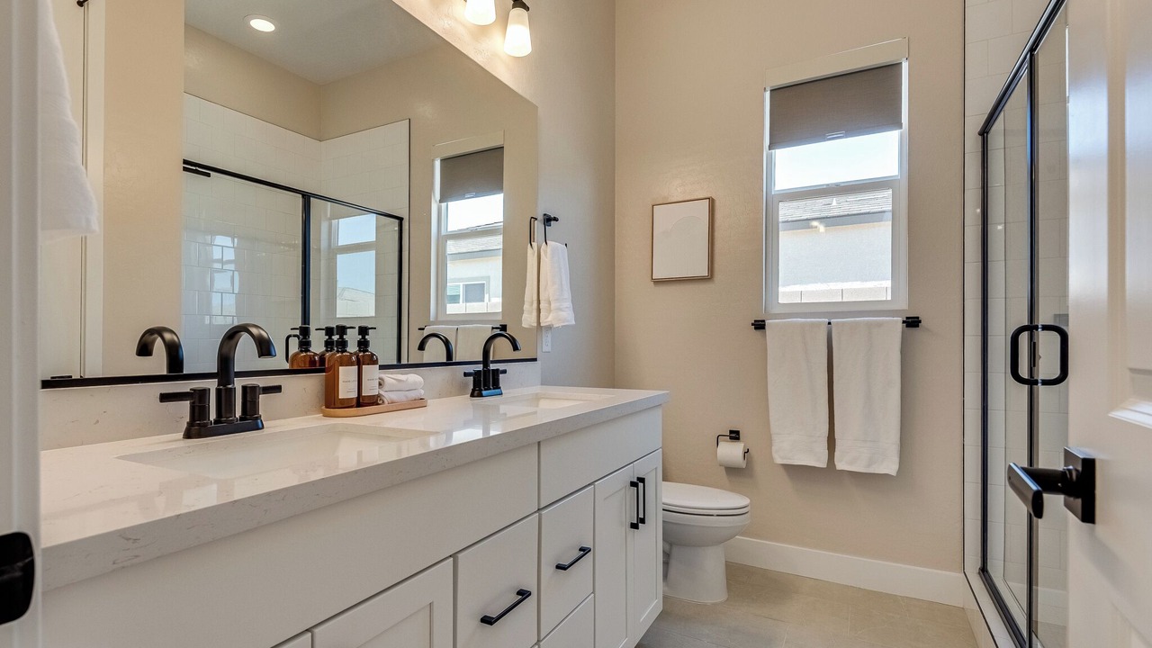 Photo of Bathroom in Enterprise