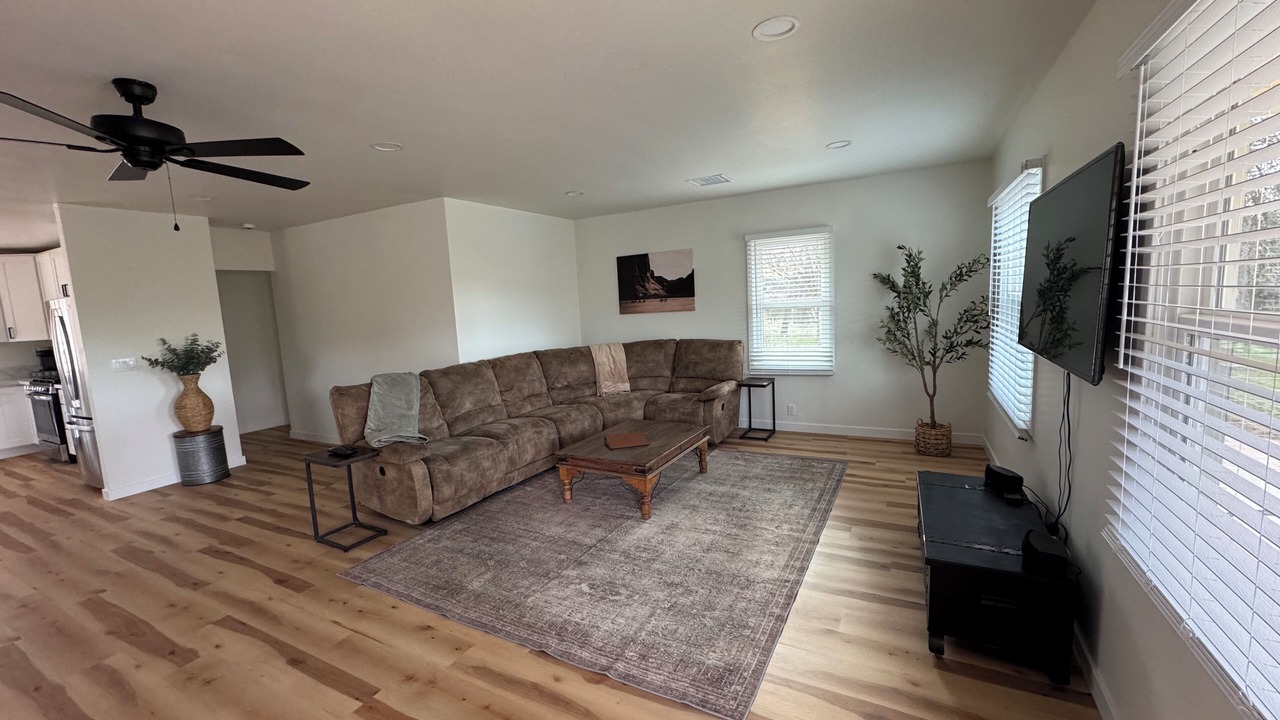 Photo of Livingroom in Templeton