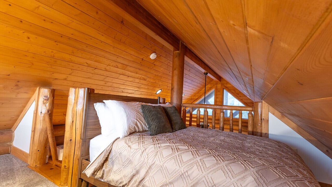 Photo of Bedroom in Alton