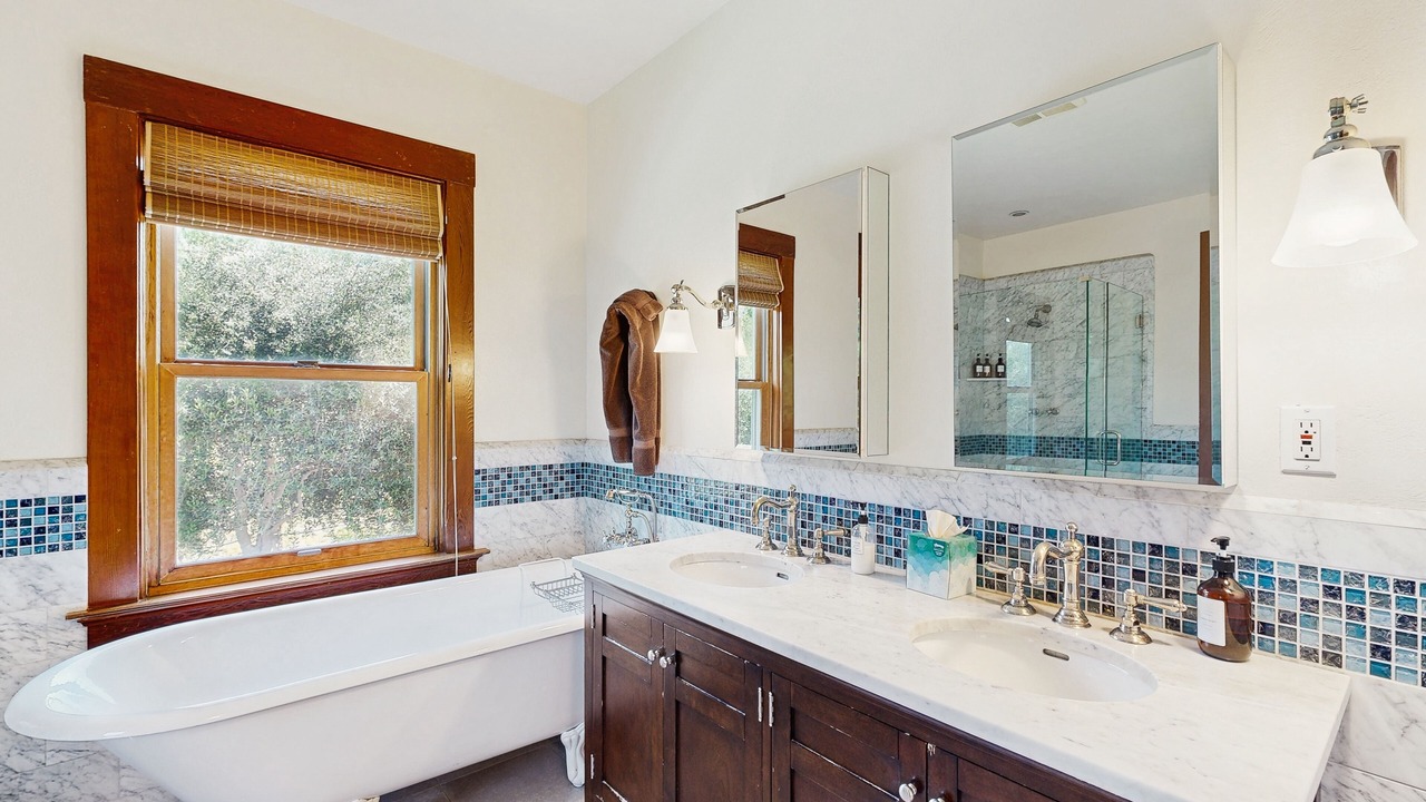 Photo of Bathroom in Geyserville