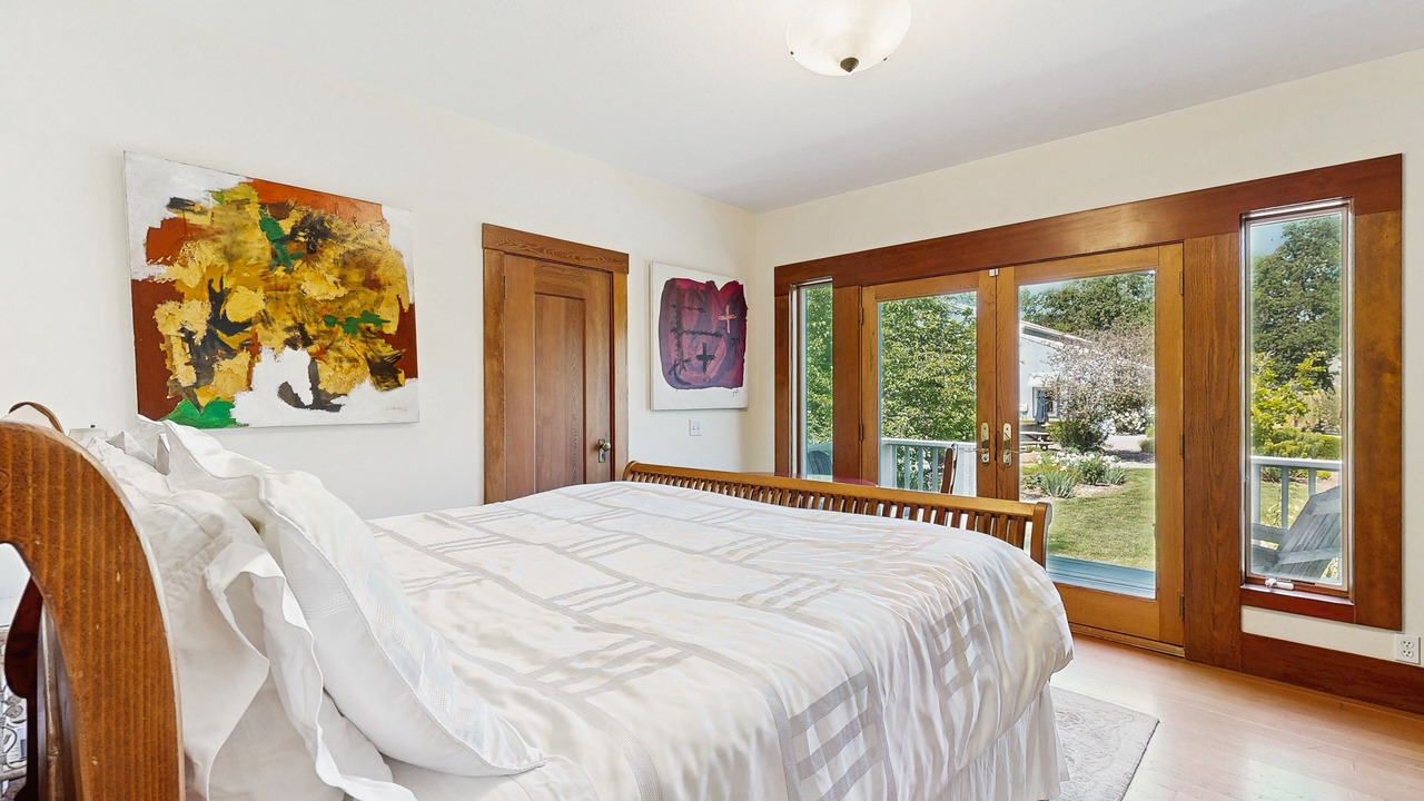 Photo of Bedroom in Geyserville