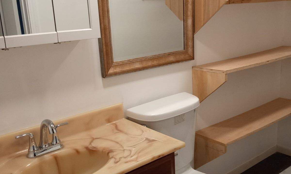 Photo of Bathroom in Piedmont Avenue