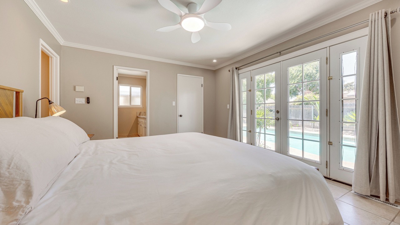 Photo of Bedroom in Raisin
