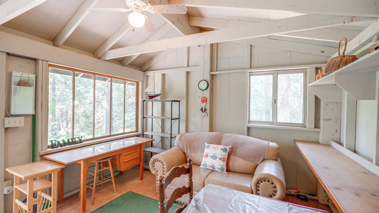 Photo of Livingroom in Twain Harte