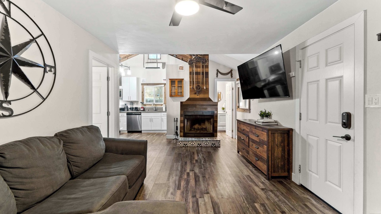 Photo of Livingroom in Julian