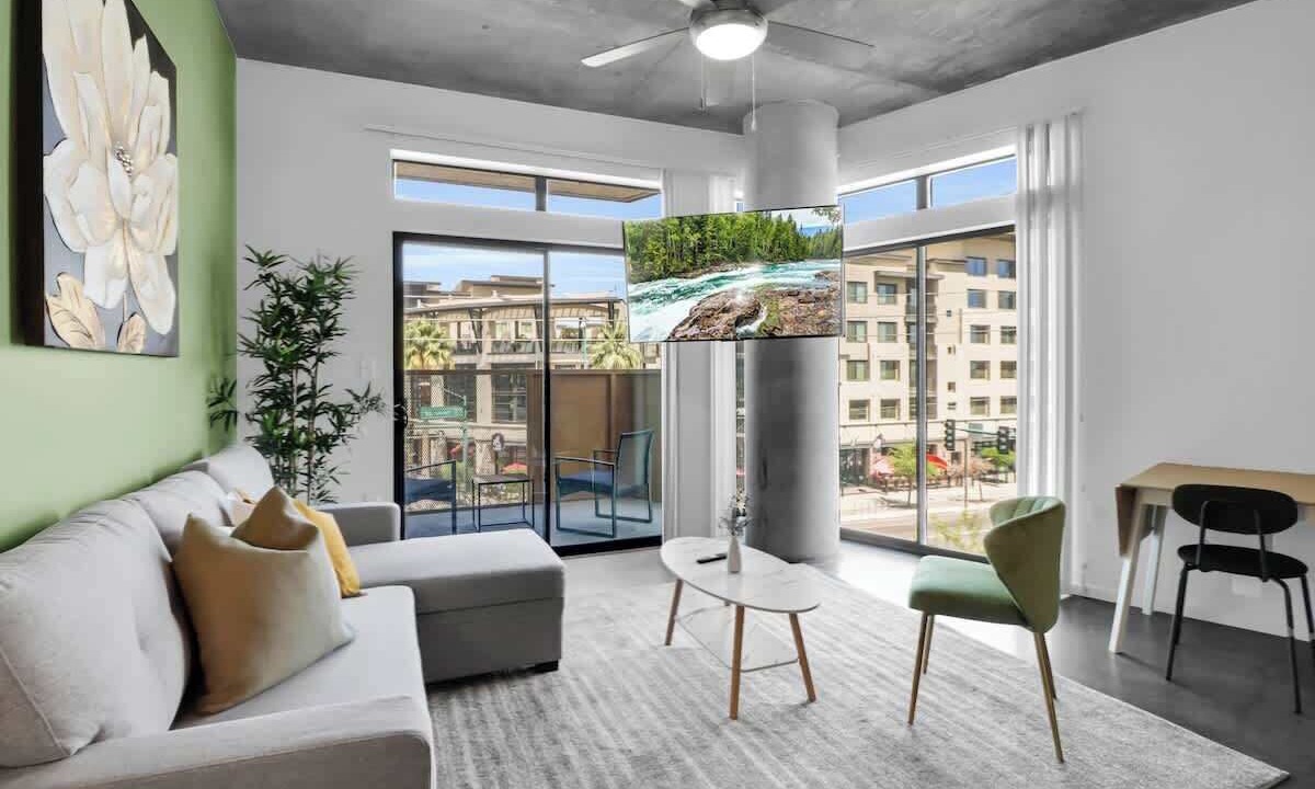 Photo of Livingroom in Evans Churchill