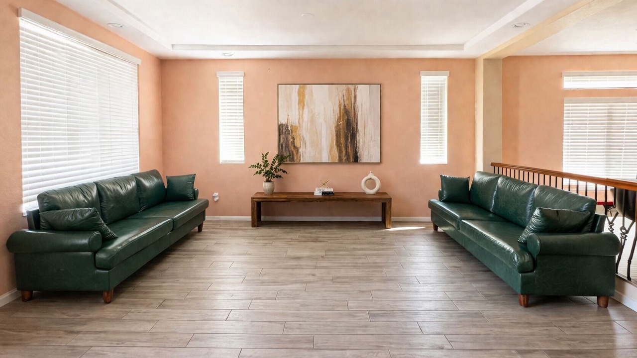 Photo of Livingroom in Enterprise