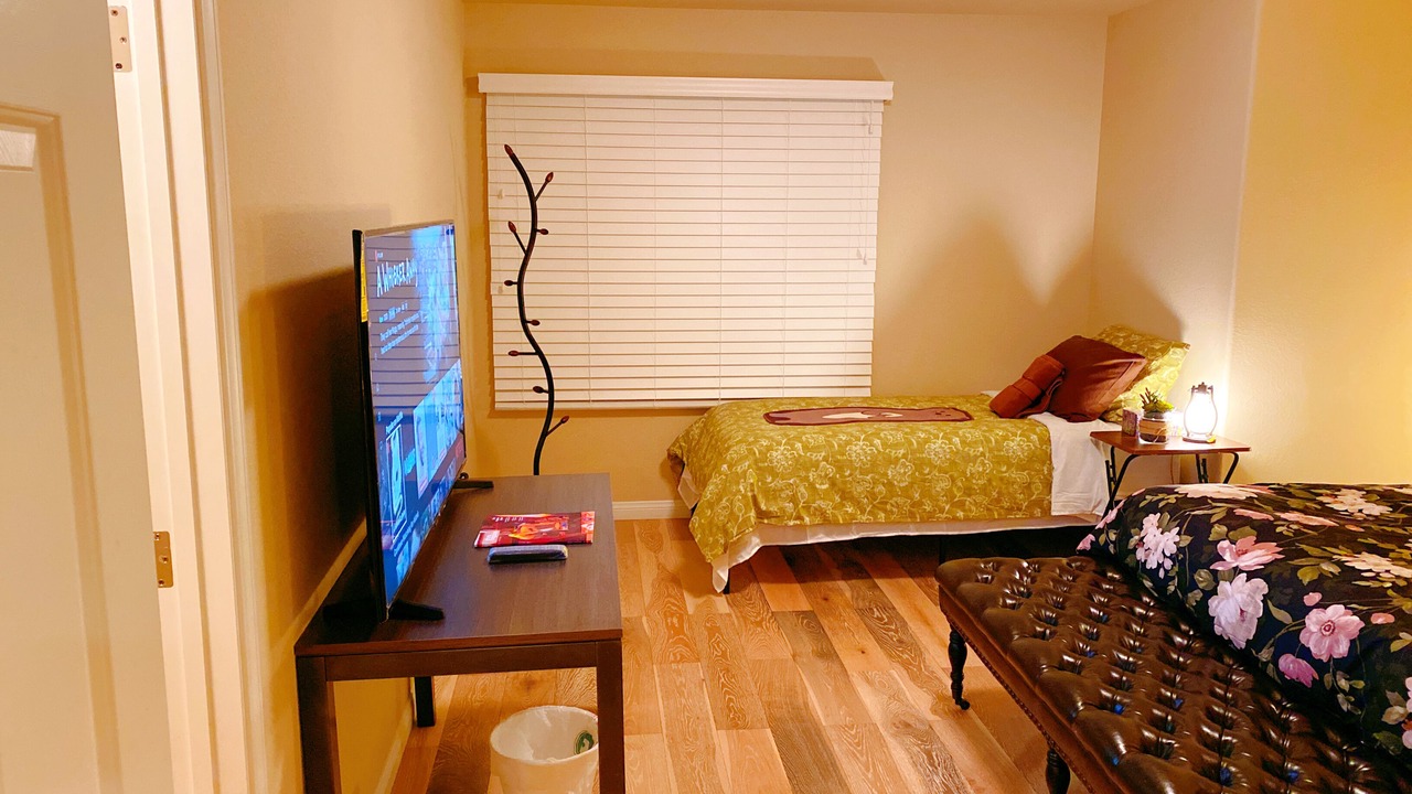 Photo of Bedroom in Enterprise