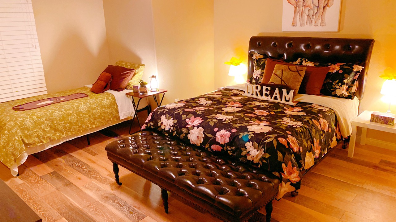 Photo of Bedroom in Enterprise