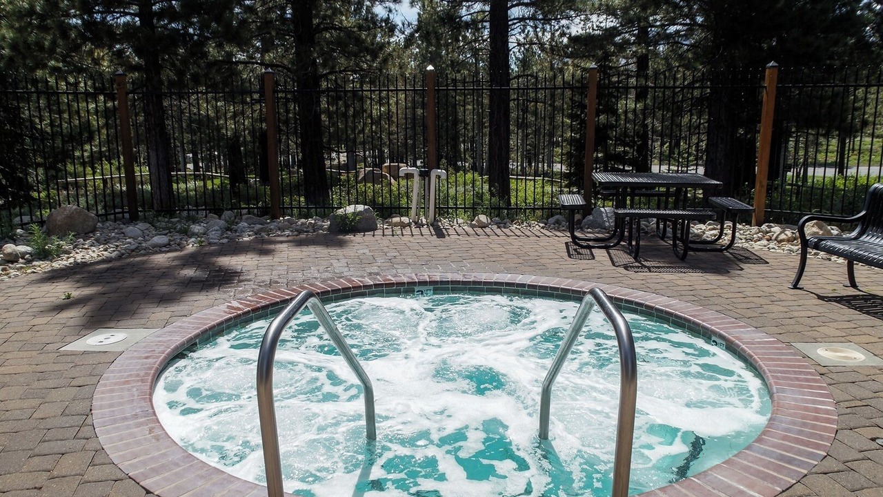 Photo of Outdoor in Mammoth Lakes