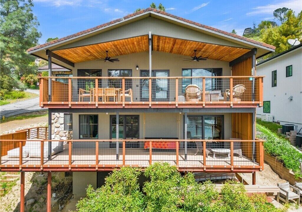 Photo of Outdoor in Oak Shores