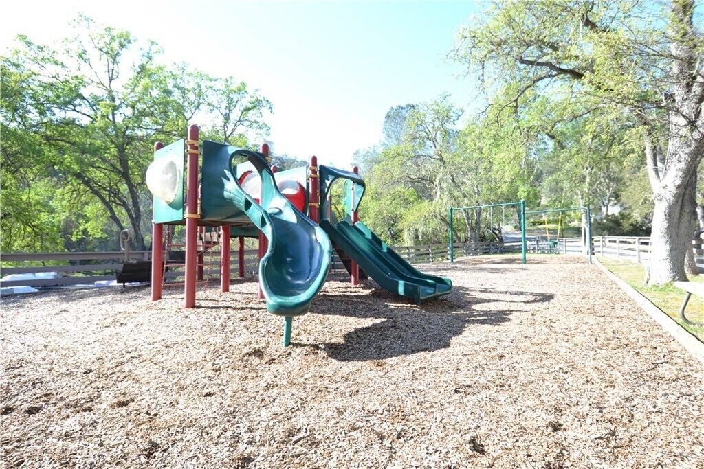 Photo of Others in Oak Shores