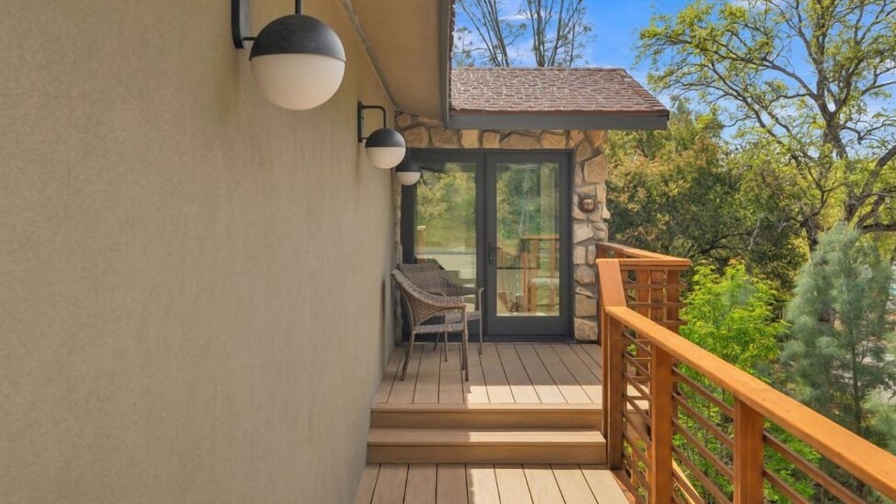 Photo of Patio Balcony in Oak Shores