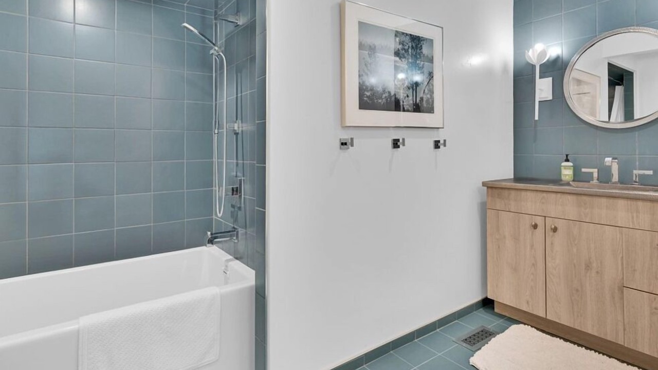 Photo of Bathroom in Oak Shores