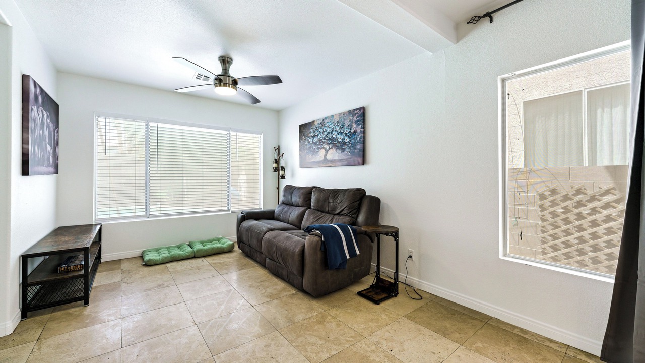 Photo of Livingroom in Green Valley North
