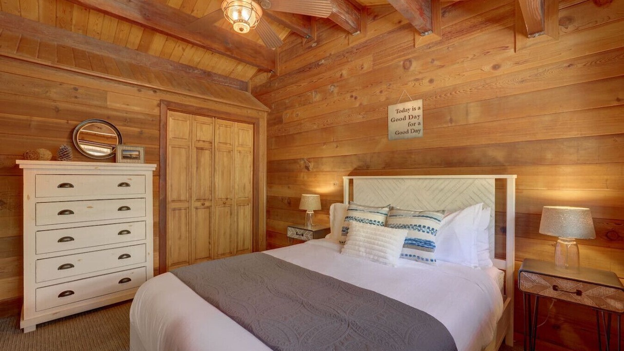 Photo of Bedroom in Lincoln Park