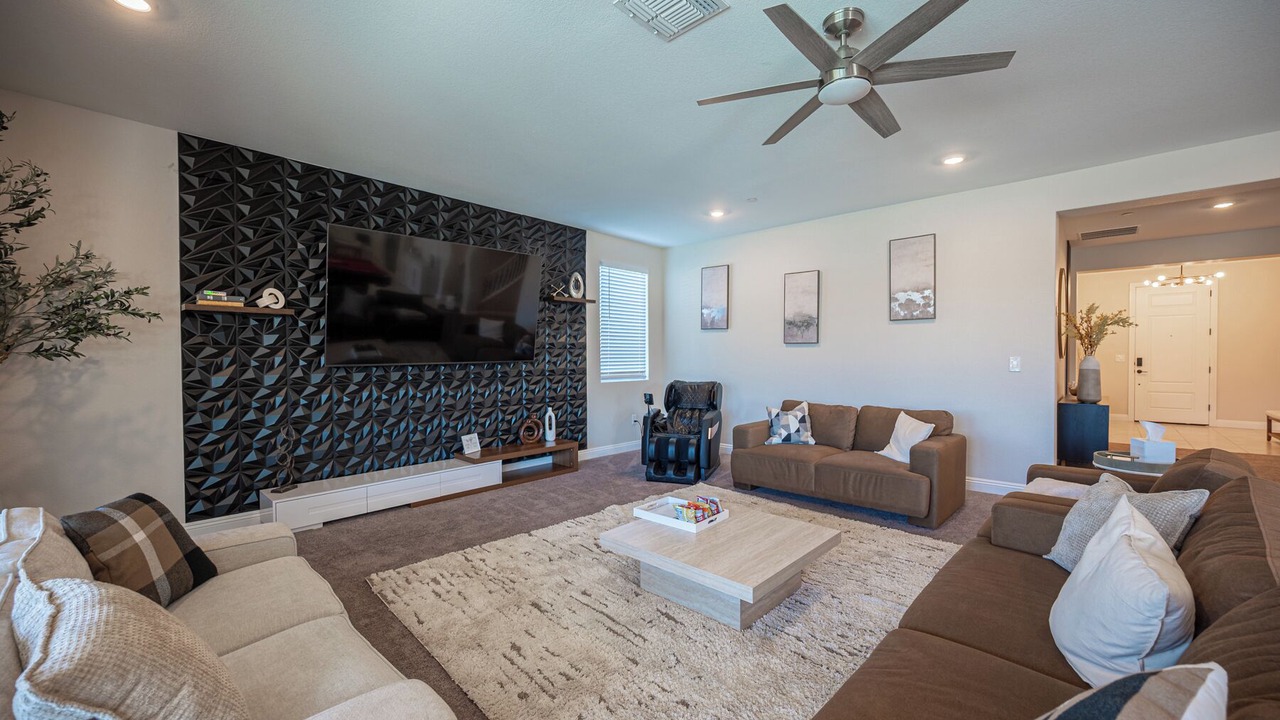 Photo of Livingroom in Enterprise