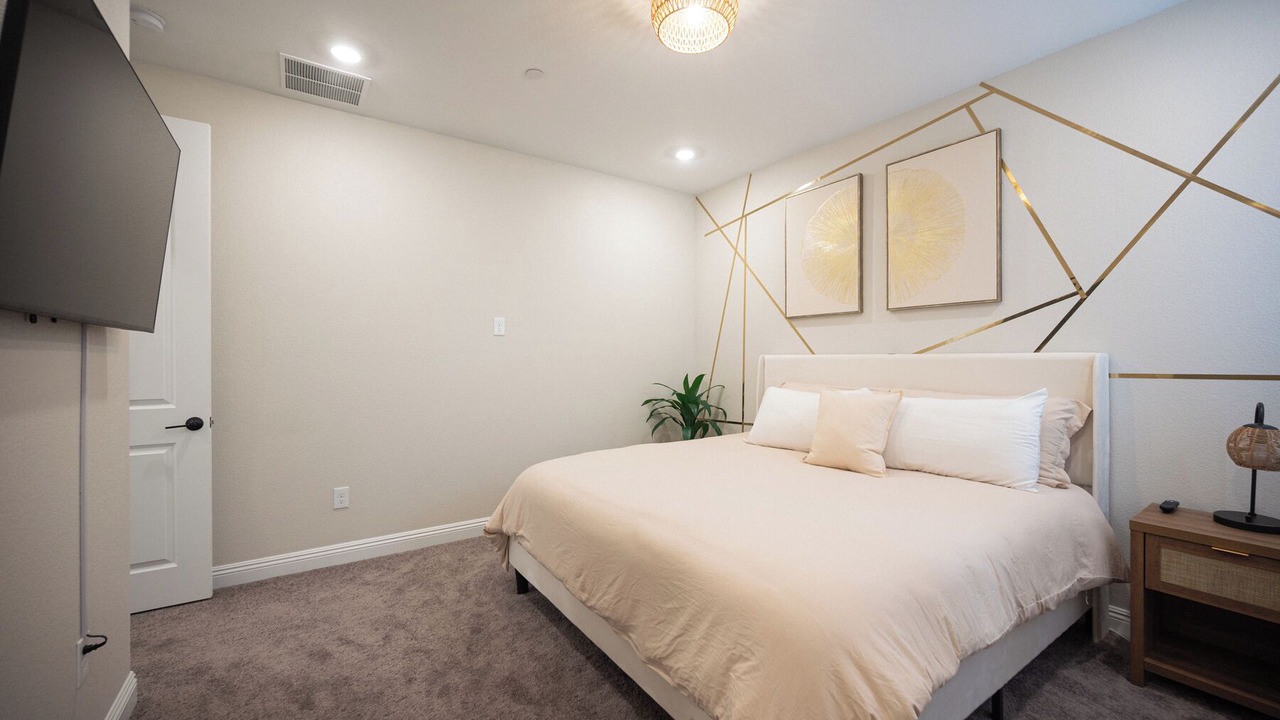 Photo of Bedroom in Enterprise