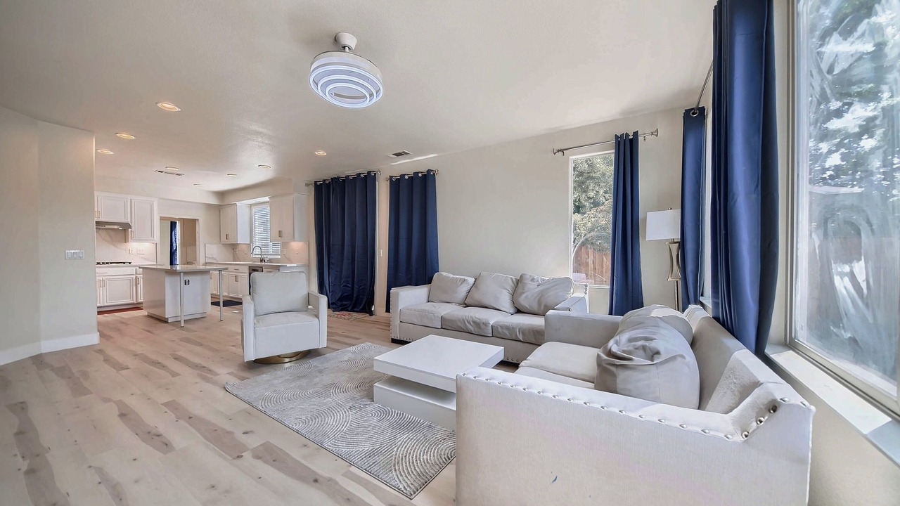 Photo of Livingroom in Tracy